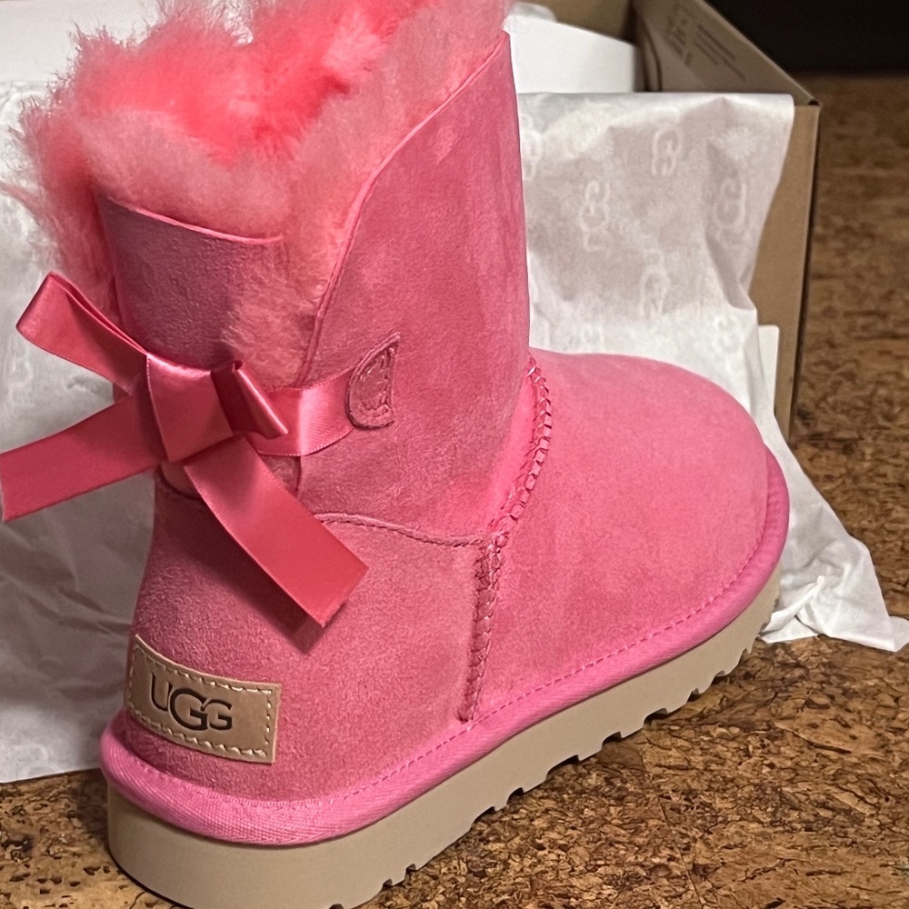NIB UGG Mini Bailey Bow II